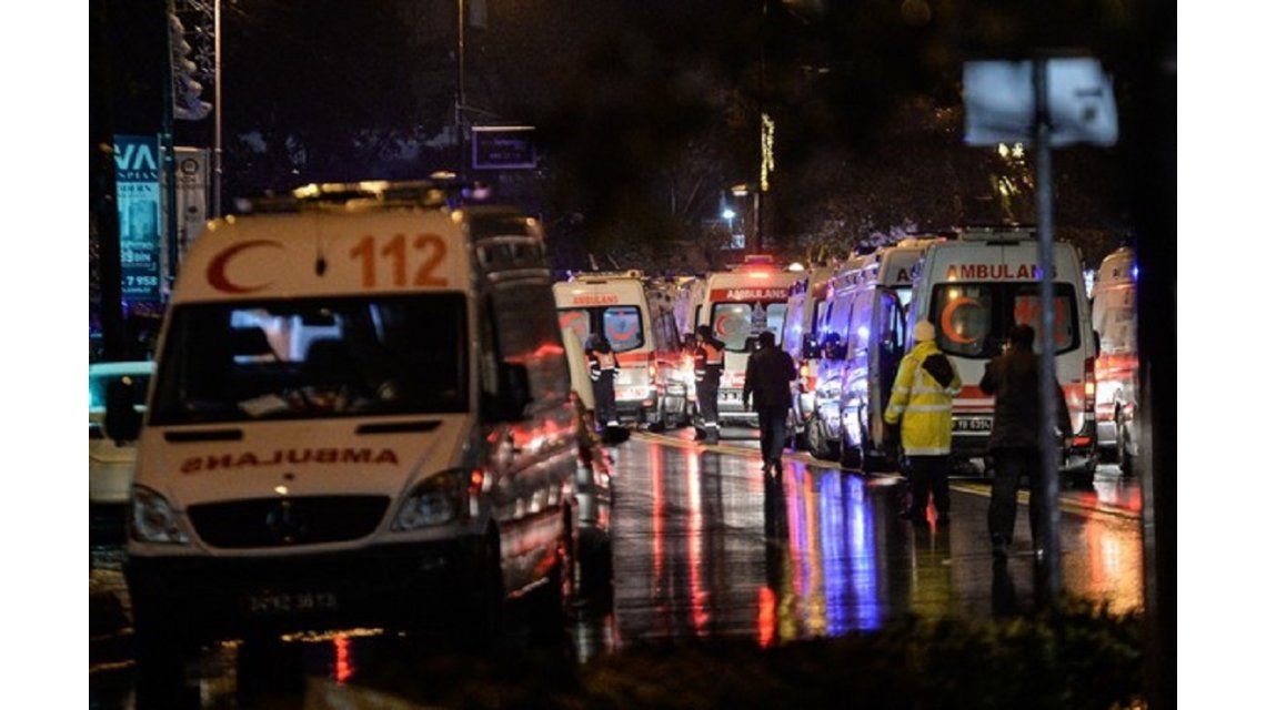 Ambulancias del 112 de Estambul acudieron al lugar del ataque Ambulancias del 112 de Estambul acudieron al lugar del ataque