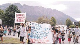Vecinos de El Bolsón resisten la cesión de tierras Vecinos de El Bolsón resisten la cesión de tierras