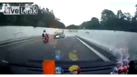 Brutal accidente en una autopista de Singapur Brutal accidente en una autopista de Singapur