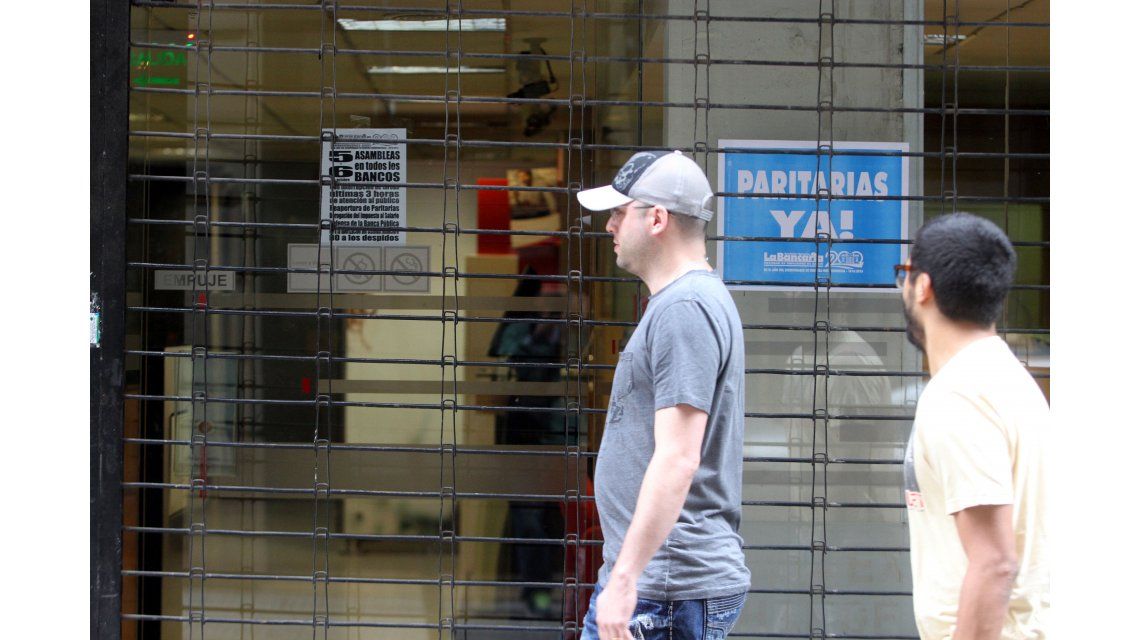 Semana corta y con paros en bancos Semana corta y con paros en bancos