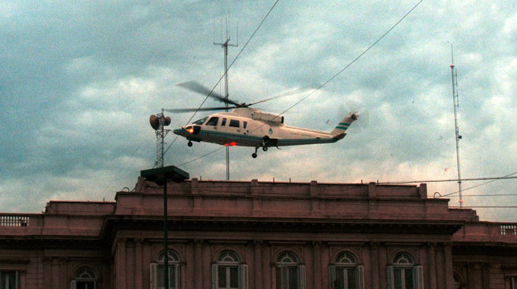 Fernando de la Rúa dejó Casa Rosada en helicóptero<br>