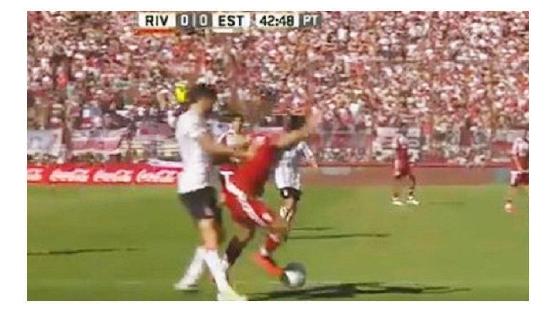 El polémico penal que Diego Abal cobró para River El polémico penal que Diego Abal cobró para River