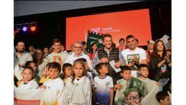 Zamora y Massa entregaron subsidios a 65 clubes de barrio de Tigre Zamora y Massa entregaron subsidios a 65 clubes de barrio de Tigre