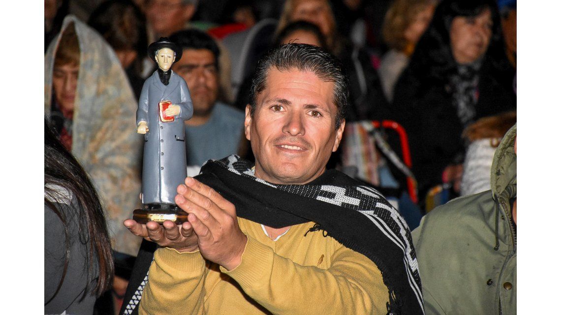 Así acompañaron los fieles la canonización de Brochero en Córdoba. Así acompañaron los fieles la canonización de Brochero en Córdoba.