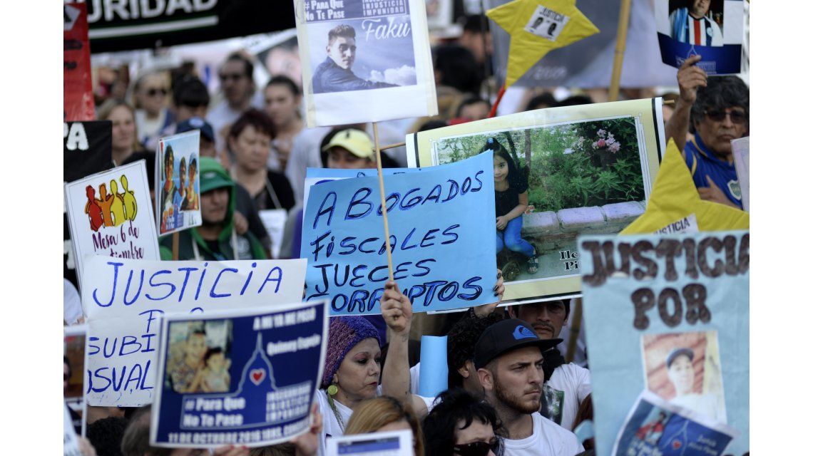 {altText(La marcha contra la inseguridad #ParaQueNoTePase, en el Congreso.<br>,La marcha #ParaQueNoTePase, en fotos)} {altText(La marcha contra la inseguridad #ParaQueNoTePase, en el Congreso.<br>,La marcha #ParaQueNoTePase, en fotos)}
