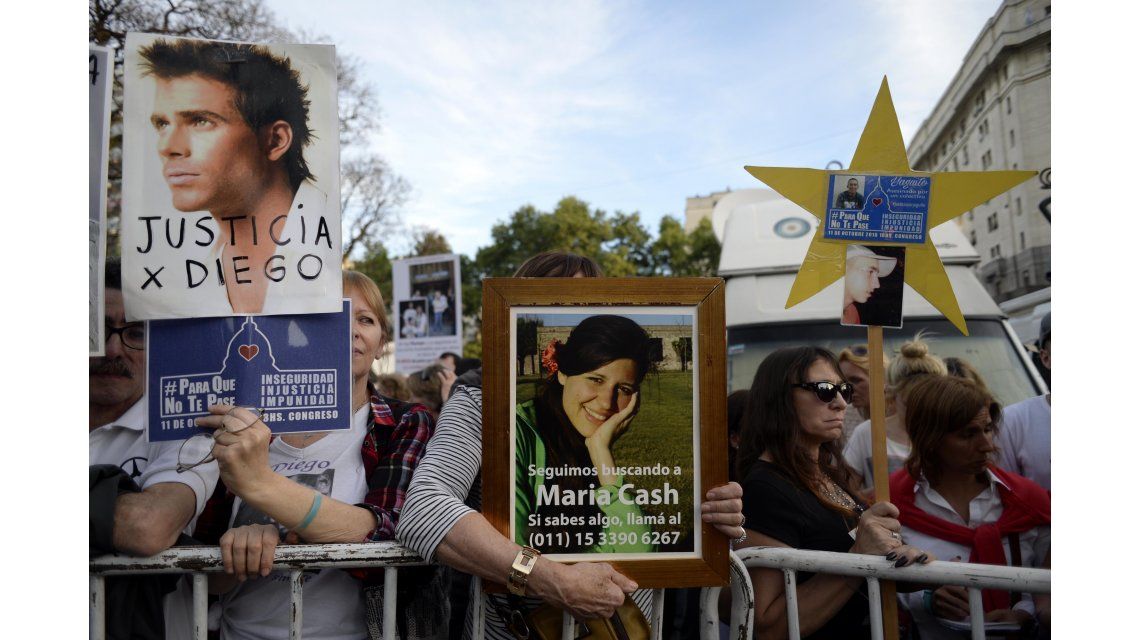 {altText( <p>La marcha contra la inseguridad #ParaQueNoTePase, en el Congreso.</p> ,La marcha #ParaQueNoTePase, en fotos)} {altText( <p>La marcha contra la inseguridad #ParaQueNoTePase, en el Congreso.</p> ,La marcha #ParaQueNoTePase, en fotos)}