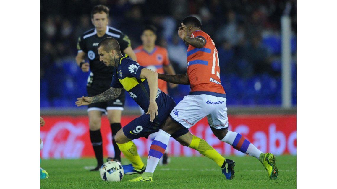 Benedetto se escapa de la marca de Rincón que desperdició dos chances inmejorables Benedetto se escapa de la marca de Rincón que desperdició dos chances inmejorables