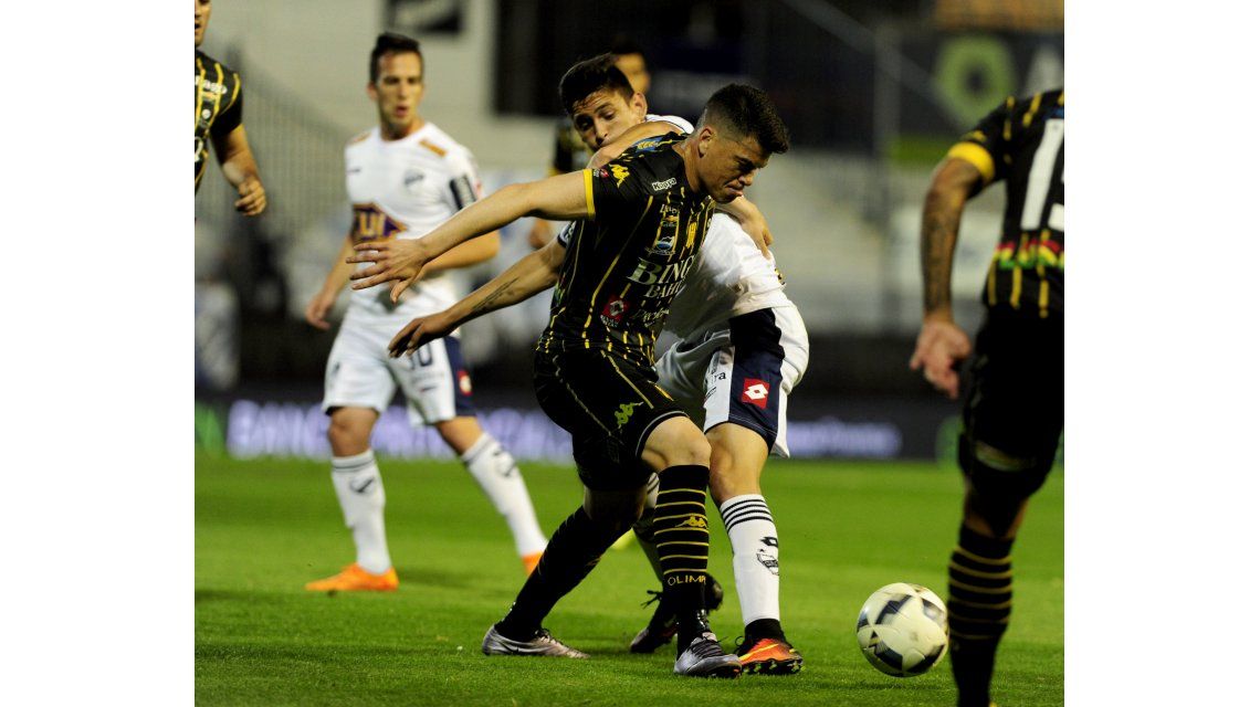 Quilmes vs Olimpo en el Centenario Quilmes vs Olimpo en el Centenario