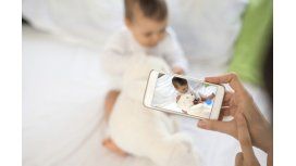 Una chica demandó a sus padres por publicar fotos de su infancia en Facebook Una chica demandó a sus padres por publicar fotos de su infancia en Facebook