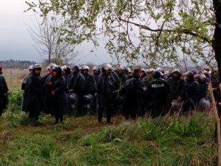 la policia bonaerense desalojo el predio tomado de moreno la policia bonaerense desalojo el predio tomado de moreno