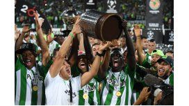 Atlético Nacional venció a Independiente del Valle y es el campeón de América Atlético Nacional venció a Independiente del Valle y es el campeón de América