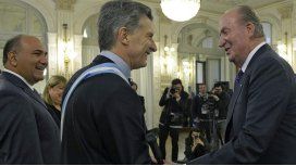 El saludo entre Mauricio Macri y el rey emérito Juan Carlos de España El saludo entre Mauricio Macri y el rey emérito Juan Carlos de España
