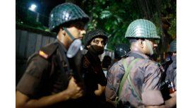 Alerta en Bangladesh por la toma de un restaurante Alerta en Bangladesh por la toma de un restaurante