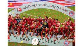 Baño de cerveza: los alocados festejos del Bayern Munich tras otro campeonato Baño de cerveza: los alocados festejos del Bayern Munich tras otro campeonato