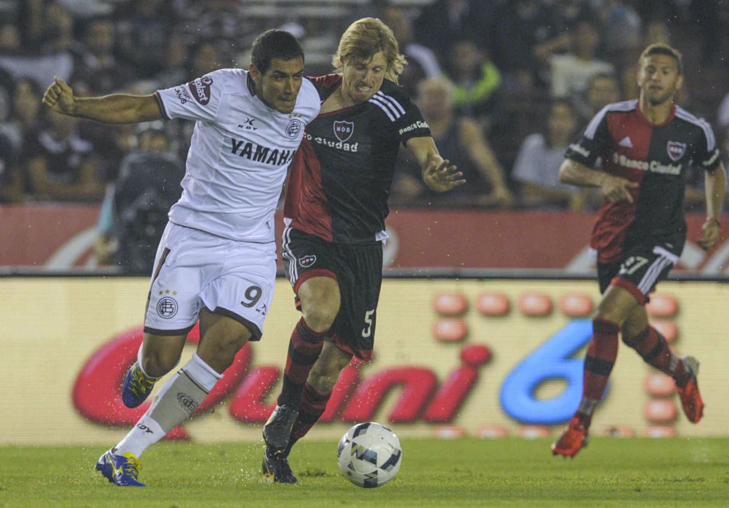 Lanús vapuleó a Newells y se mantiene en la punta | Torneo ...