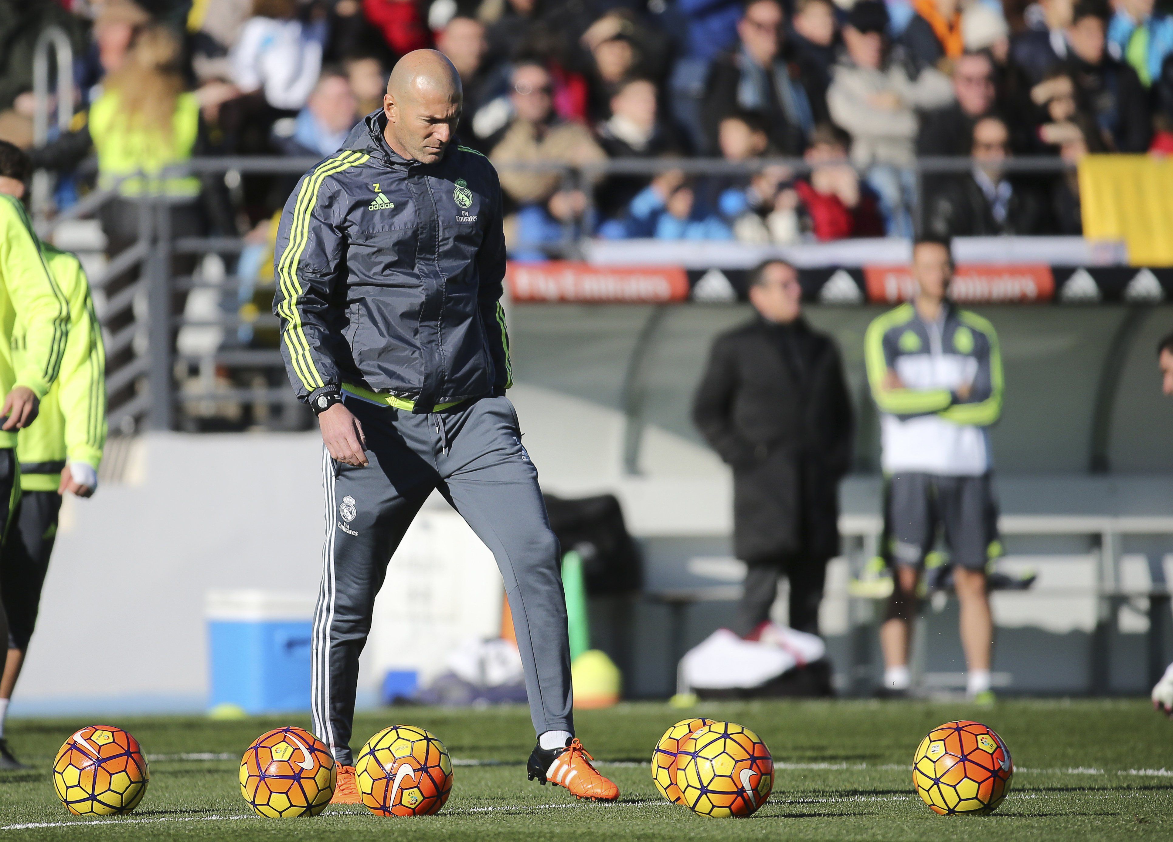 Zinedine Zidane Dirigió Su Primer Práctica Como DT Del Real Madrid ...