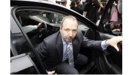 El Gobierno denunció a Sabbatella por no aceptar la intervención de AFSCA El Gobierno denunció a Sabbatella por no aceptar la intervención de AFSCA