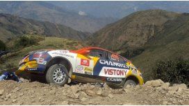 Un piloto de rally perdió el control de su auto y estuvo al borde de la muerte Un piloto de rally perdió el control de su auto y estuvo al borde de la muerte