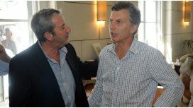 Hasta sus socios en Cambiemos critican a Macri por su promesa de liberar el dólar Hasta sus socios en Cambiemos critican a Macri por su promesa de liberar el dólar