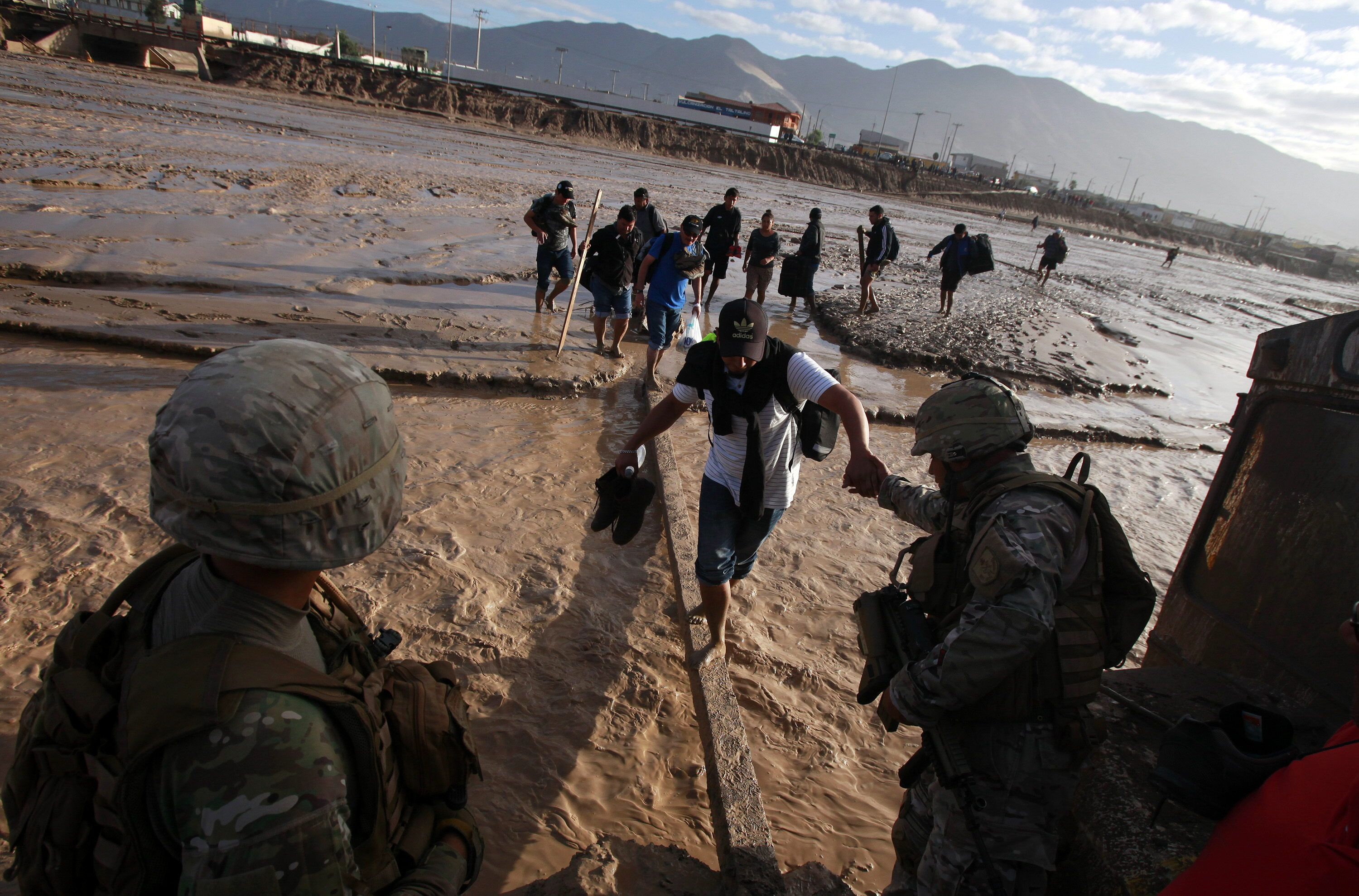 Mirá las impactantes imágenes de las inundaciones en Chile  Chile