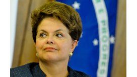 Rousseff cruzó a Macri y no apoyará la suspensión de Venezuela del Mercosur Rousseff cruzó a Macri y no apoyará la suspensión de Venezuela del Mercosur