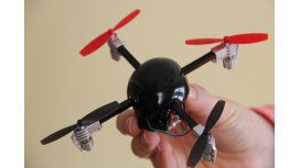 Lanzan mini drones para sacarse selfies aéreas Lanzan mini drones para sacarse selfies aéreas