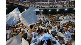 ¡Festeja Avellaneda! Racing vuelve a ser campeón después de 13 años ¡Festeja Avellaneda! Racing vuelve a ser campeón después de 13 años