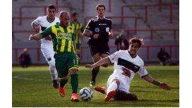 Aldosivi y Nueva Chicago volverán a verse las caras, pero esta vez para definir un ascenso (Foto de archivo) Aldosivi y Nueva Chicago volverán a verse las caras, pero esta vez para definir un ascenso (Foto de archivo)