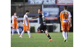Huracán goleó a All Boys y sueña con el ascenso Huracán goleó a All Boys y sueña con el ascenso
