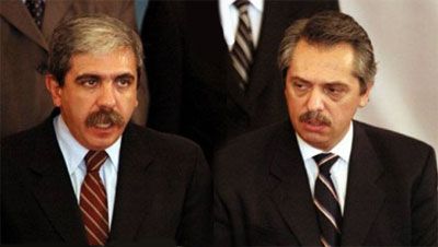 <p>Anibal Fernández y Alberto Fernández, funcionarios en el gobierno de Néstor Kirchner</p>
