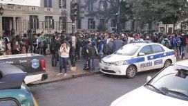 Avanzan contra la red social en la que la alumna anunció su suicidio Avanzan contra la red social en la que la alumna anunció su suicidio