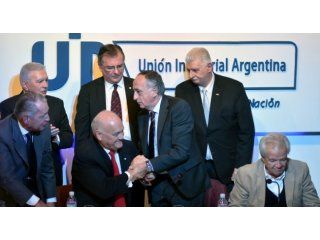 industriales, preocupados por las abruptas subas del dolar industriales, preocupados por las abruptas subas del dolar
