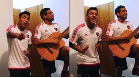 Sarmiento, Figueroa y su versión acústica del tema del momento Sarmiento, Figueroa y su versión acústica del tema del momento