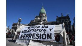 Carpa de trabajadores de Pepsico frente al Congreso Nacional Carpa de trabajadores de Pepsico frente al Congreso Nacional