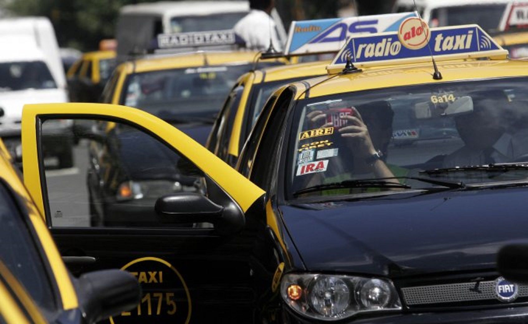 Tras el aumento de 19,5%, los taxistas piden otro incremento para noviembre