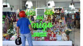 Comercios estuvieron preparando las ventas del Día del Amigo Comercios estuvieron preparando las ventas del Día del Amigo