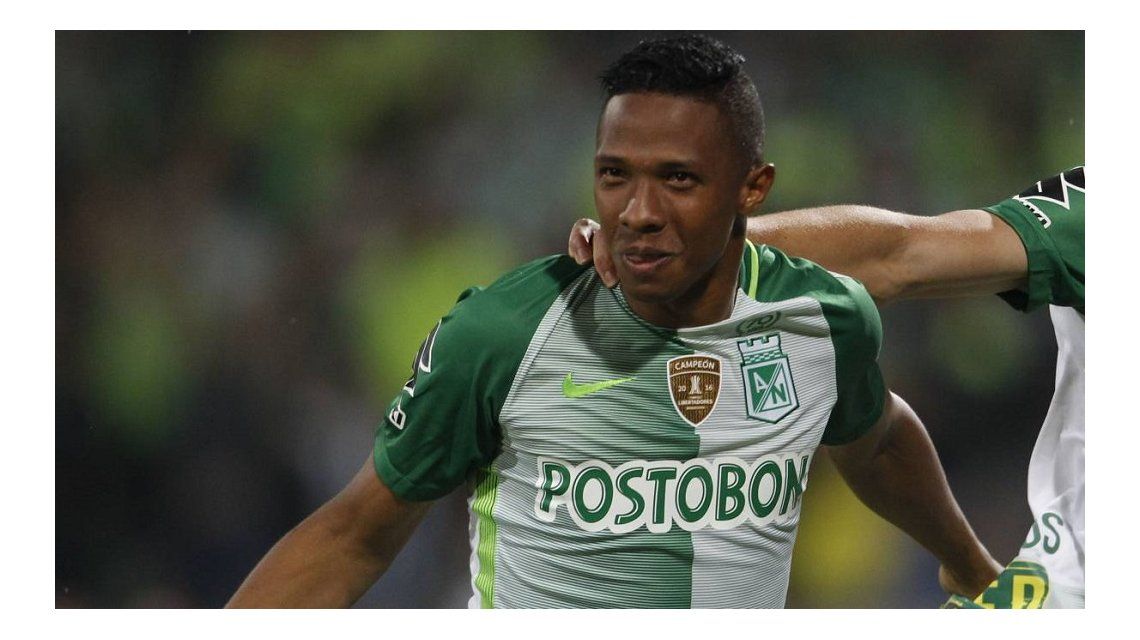 Andrés Ibargüen, la nueva estrella de Racing, llegó al país para