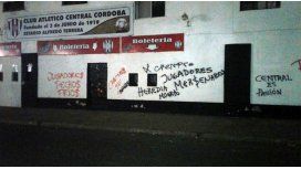 Pintadas en la sede de Central Córdoba Pintadas en la sede de Central Córdoba