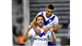 Pavone festeja su gol de penal frente a Sarmiento Pavone festeja su gol de penal frente a Sarmiento