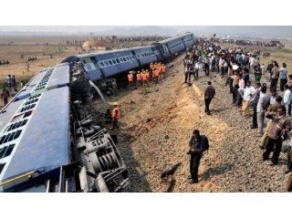 Al menos 36 muertos por un choque de trenes en Egipto: Crédito: theshillongtimes.com Al menos 36 muertos por un choque de trenes en Egipto: Crédito: theshillongtimes.com
