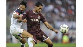 Marcos Angeleri (San Lorenzo) y el Pepe Sand (Lanús) en la final del Torneo de Primera División de 2016 Marcos Angeleri (San Lorenzo) y el Pepe Sand (Lanús) en la final del Torneo de Primera División de 2016