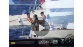 Hicieron un trío a la vista de todos en un yate Hicieron un trío a la vista de todos en un yate