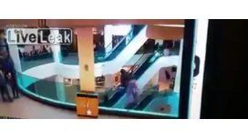 Se tiró del tercer piso de un shopping en Río de Janeiro Se tiró del tercer piso de un shopping en Río de Janeiro