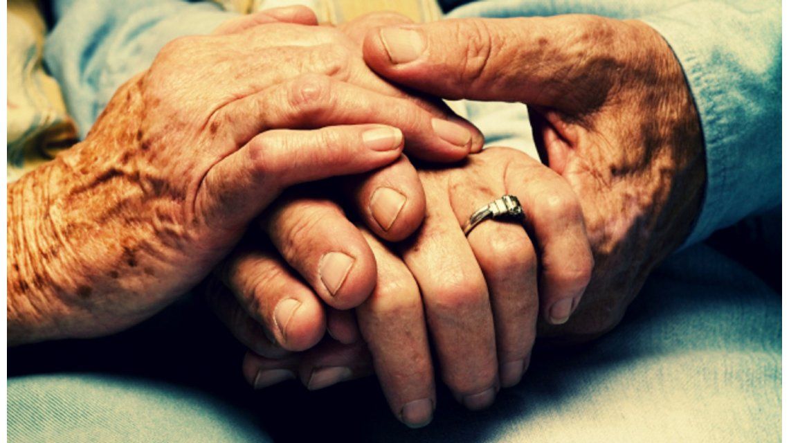 Resultado de imagen de PAREJA DE ANCIANOS