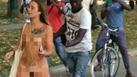 Caminó desnuda por la calla como parte de un experimento social Caminó desnuda por la calla como parte de un experimento social