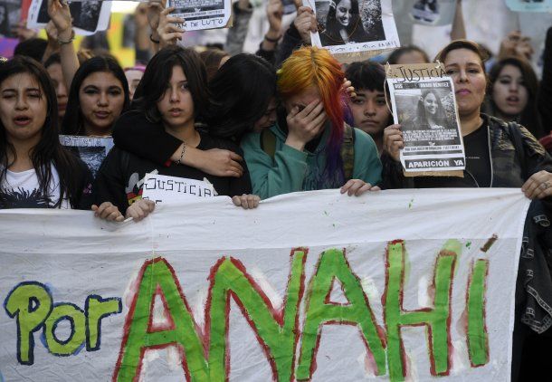 La marcha fue convocada por amigos y compañeros de Anahí<br>