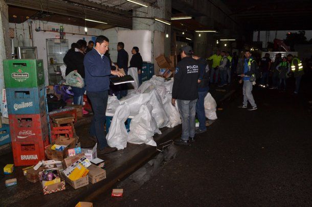 <p>Clausuraron una feria clandestina en Liniers</p>