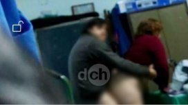 Así se filmaba el docente junto a la Bandera de Ceremonias. Así se filmaba el docente junto a la Bandera de Ceremonias.