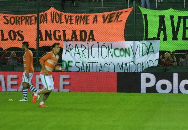 Reclamo por Santiago Maldonado en el partido entre Banfiel y Belgrano<br>