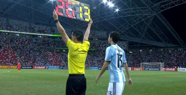 Nacho Fernández entrando contra Singapur<br>